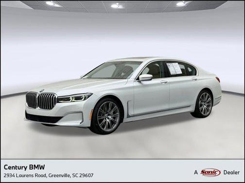 2022 BMW 740 i