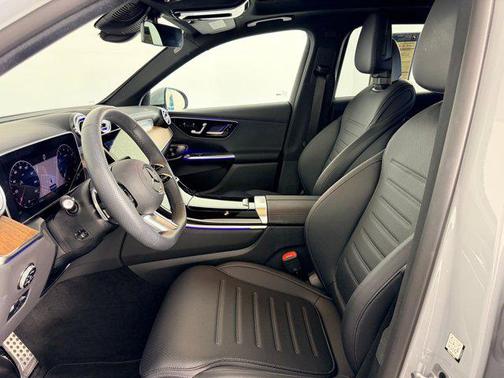 2025 Mercedes-Benz GLC 300 4MATIC