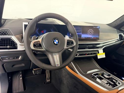 Carbon Black Metallic 2027 BMW X7 xDrive40i