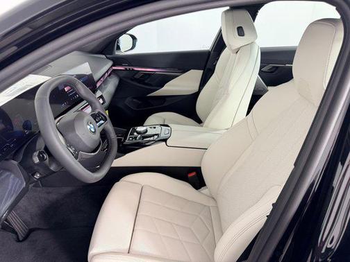 Black Sapphire Metallic 2027 BMW 530 i