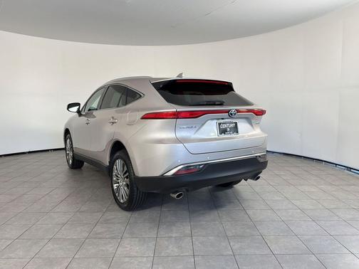 Titanium Glow 2023 Toyota Venza Limited