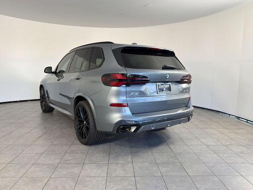 Skyscraper Grey Metallic 2026 BMW X5 sDrive40i