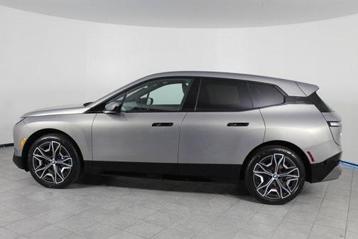 2025 BMW iX xDrive50