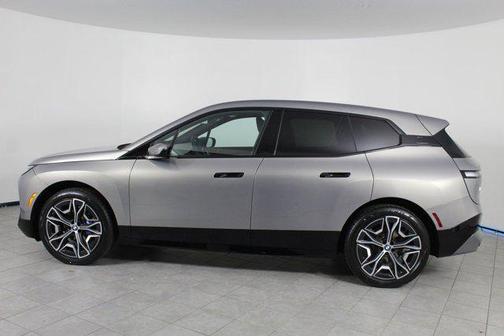 2025 BMW iX xDrive50
