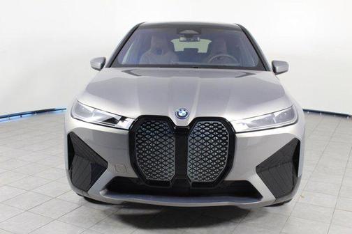 2025 BMW iX xDrive50