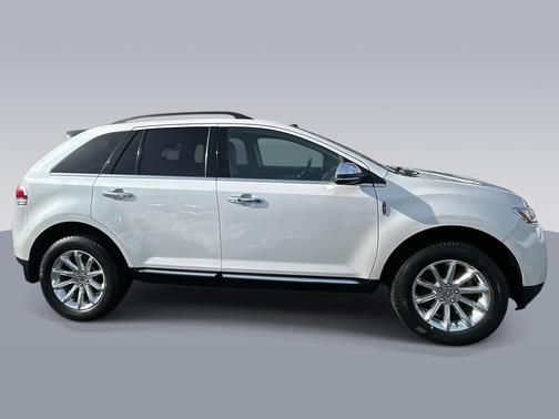 2014 Lincoln MKX Base