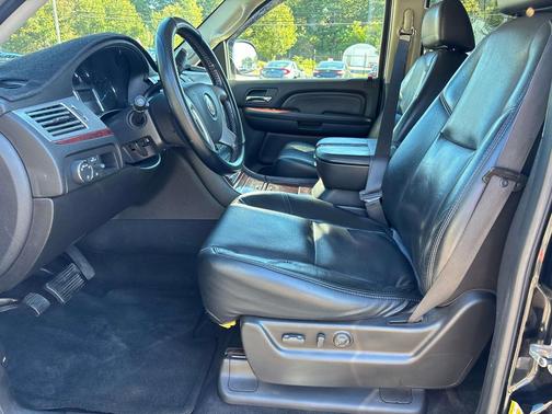 2008 Cadillac Escalade Base