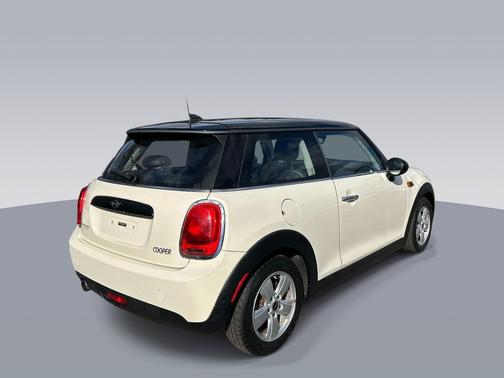 2017 MINI Hardtop Cooper