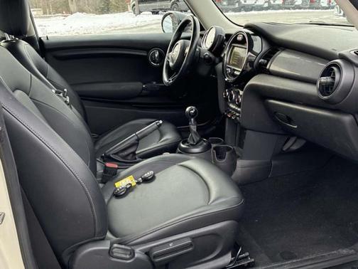 2017 MINI Hardtop Cooper