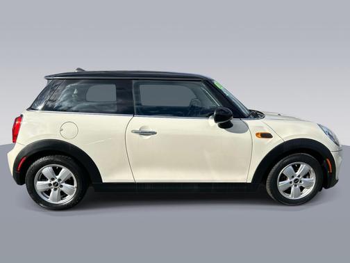 2017 MINI Hardtop Cooper
