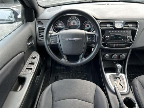 2014 Chrysler 200 LX