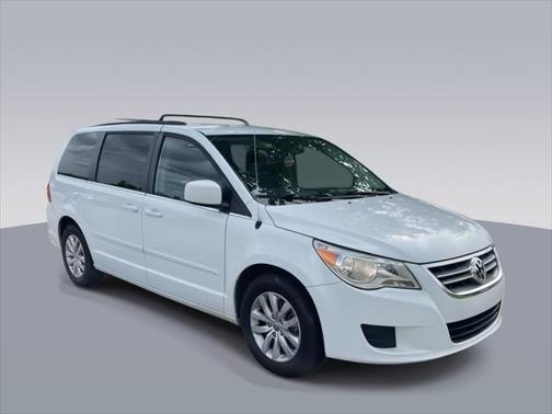 2014 Volkswagen Routan SE