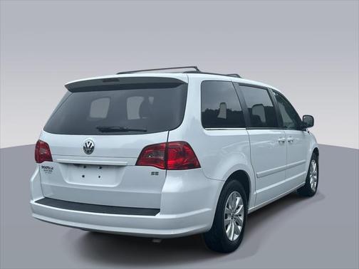 2014 Volkswagen Routan SE