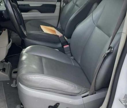 2014 Volkswagen Routan SE