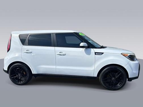 Clear White 2016 Kia Soul Base