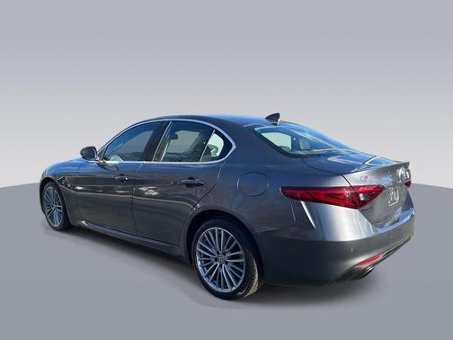 2017 Alfa Romeo Giulia Ti