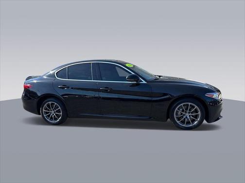 2018 Alfa Romeo Giulia Base