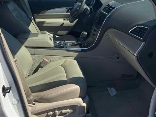 White Platinum Metallic Tri-Coat 2013 Lincoln MKX Base