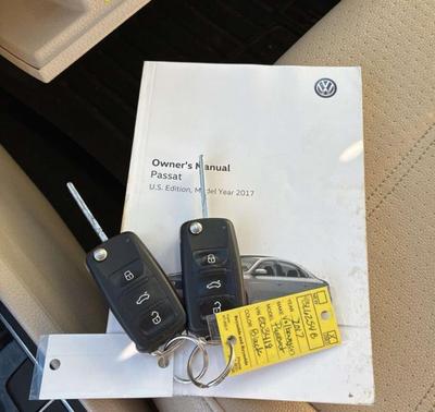 2017 Volkswagen Passat 1.8T R-Line w/Comfort