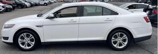 2015 Ford Taurus SEL