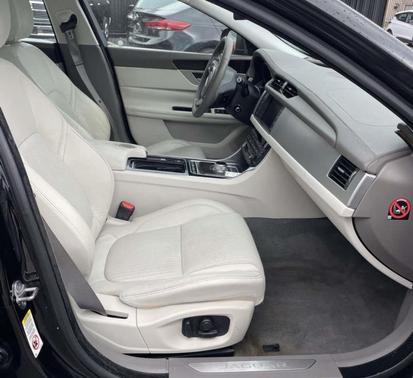 2016 Jaguar XF 35t Prestige