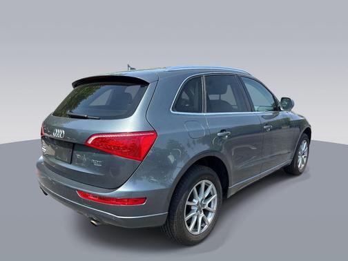 Monsoon Gray Metallic 2012 Audi Q5 2.0T Premium Plus
