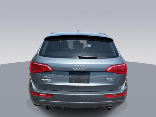 Monsoon Gray Metallic 2012 Audi Q5 2.0T Premium Plus
