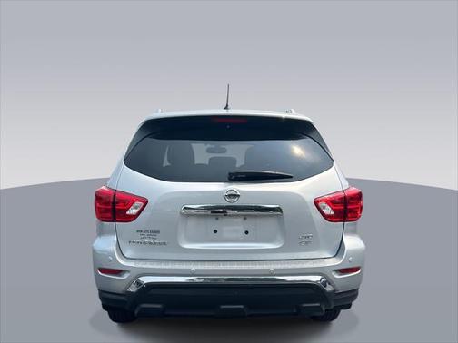 2017 Nissan Pathfinder SV
