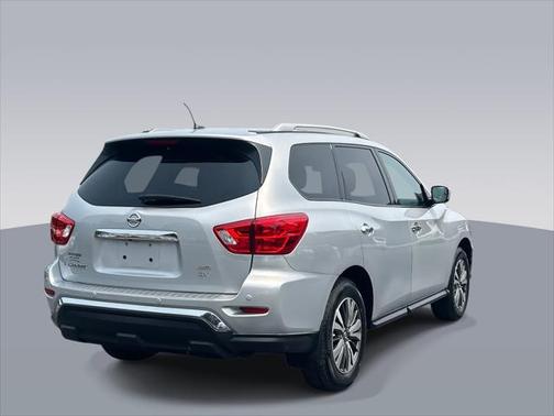 2017 Nissan Pathfinder SV