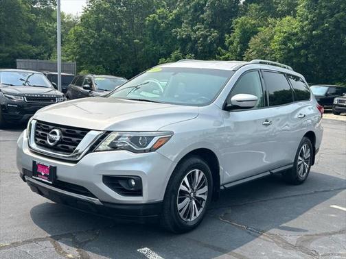 2017 Nissan Pathfinder SV