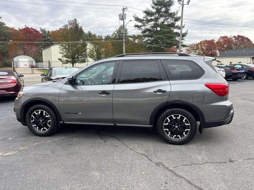 2019 Nissan Pathfinder SV