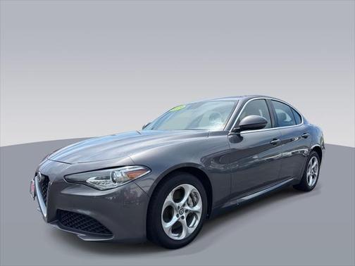2019 Alfa Romeo Giulia Base