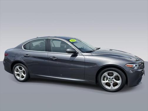 2019 Alfa Romeo Giulia Base