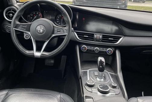 2017 Alfa Romeo Giulia Base