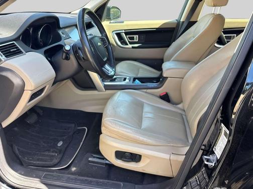 Black 2018 Land Rover Discovery Sport HSE