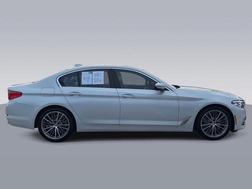 2017 BMW 530 530i Sedan