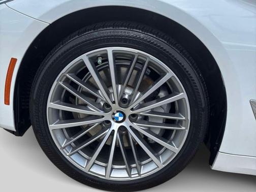 2017 BMW 530 530i Sedan