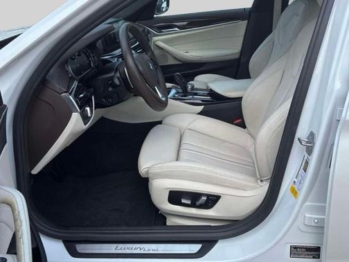 2017 BMW 530 530i Sedan