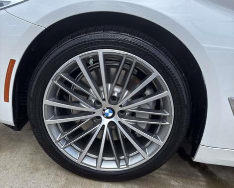 2017 BMW 530 530i Sedan