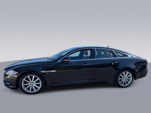 2013 Jaguar XJ Base