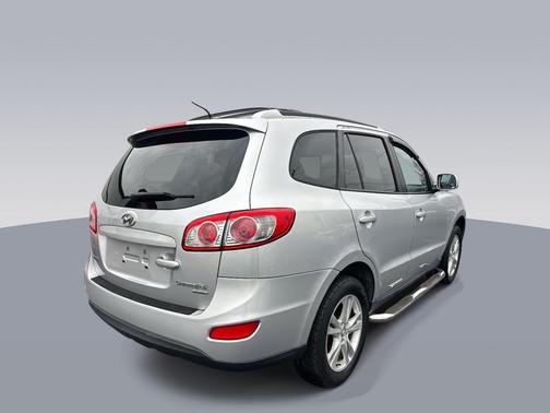 2011 Hyundai SANTA FE SE