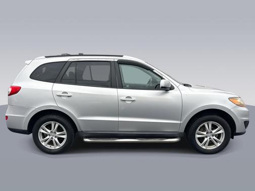 2011 Hyundai SANTA FE SE