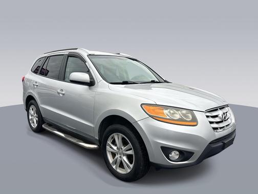 2011 Hyundai SANTA FE SE