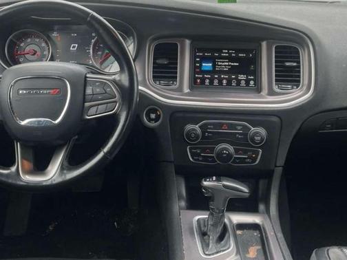 Pitch Black Clearcoat 2020 Dodge Charger SXT