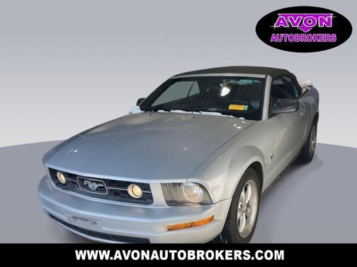 2007 Ford Mustang Deluxe