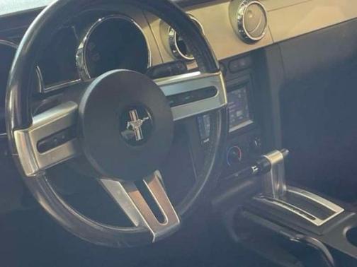 2007 Ford Mustang Deluxe