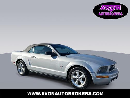 2007 Ford Mustang Deluxe