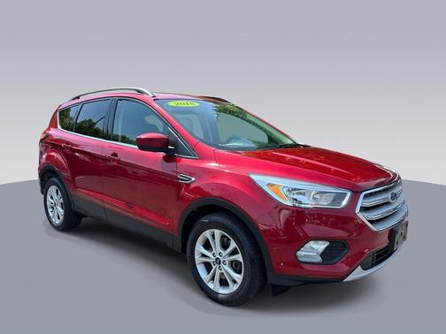 Ruby Red Metallic Tinted Clearcoat 2018 Ford Escape SE