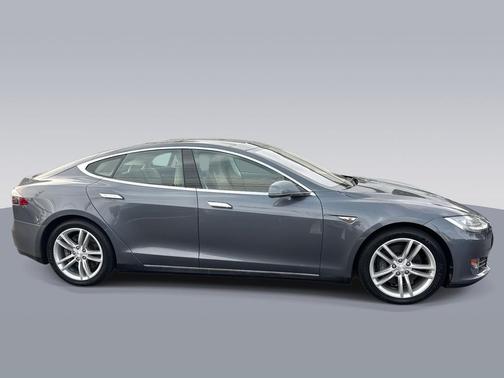 Gray Metallic 2013 Tesla Model S 4dr Sdn