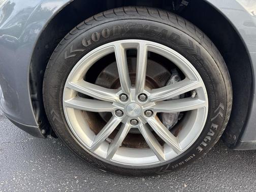 Gray Metallic 2013 Tesla Model S 4dr Sdn